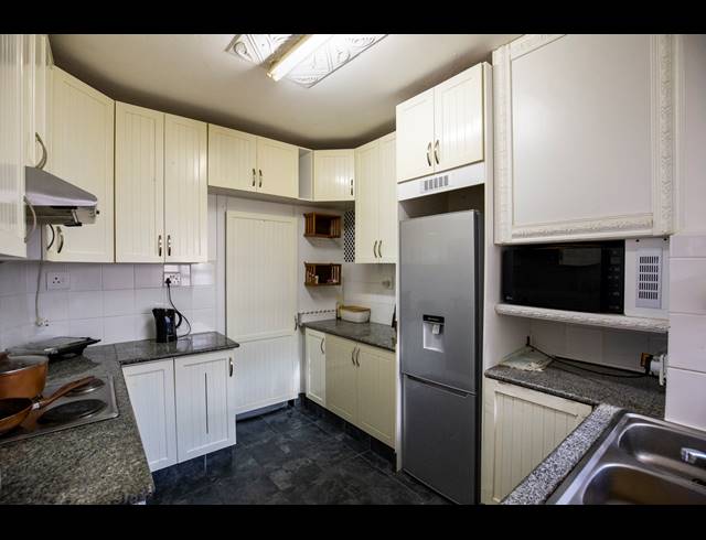 2.5 BEDROOM APARTMENT FOR SALE IN GLENWOOD